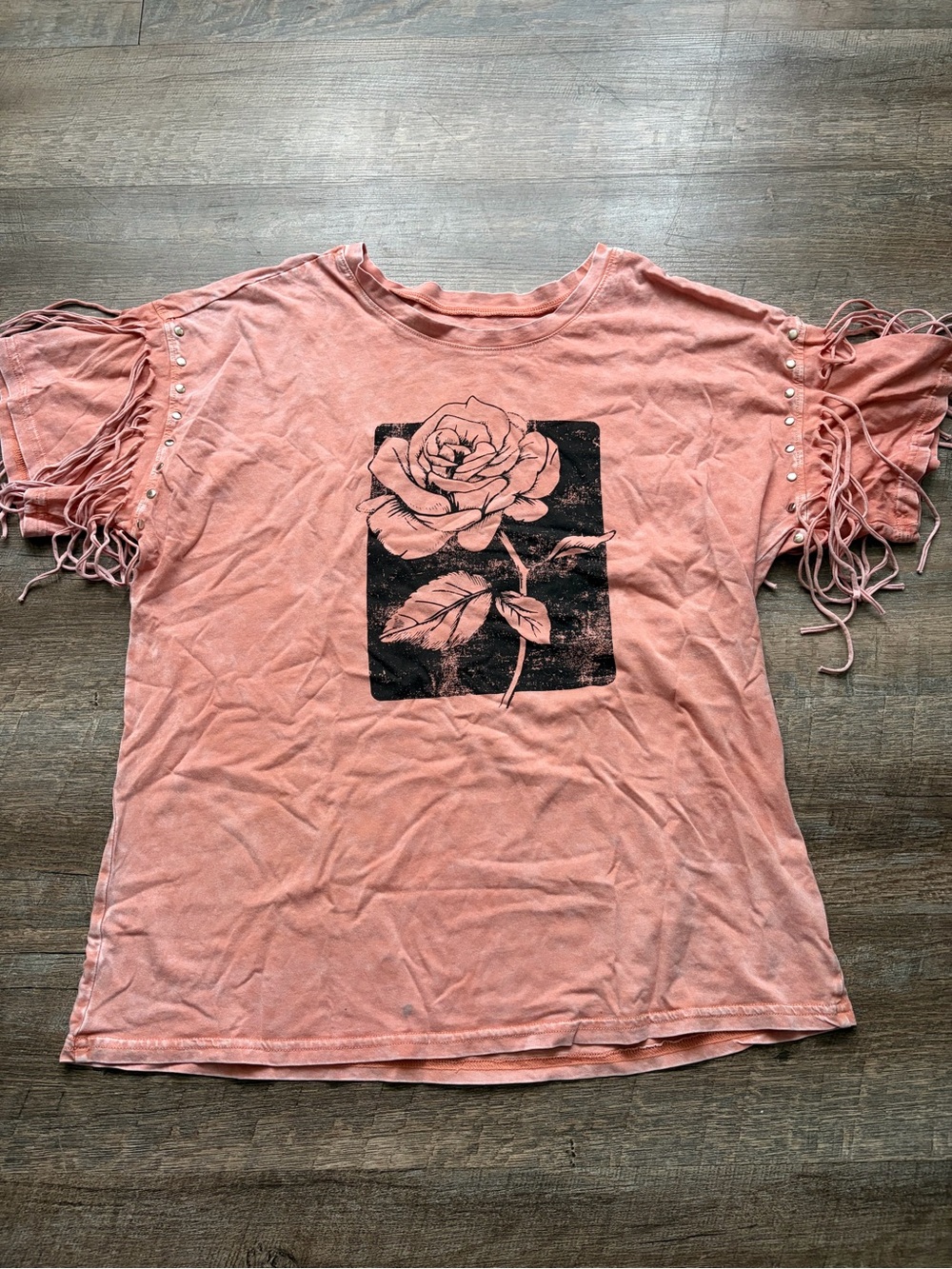 🌸 $10 SALE 🌸  Social Scene Women’s Fringe Sleeve Rose Graphic Tee